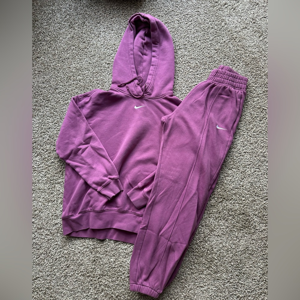 Nike essentials fleece sweat set